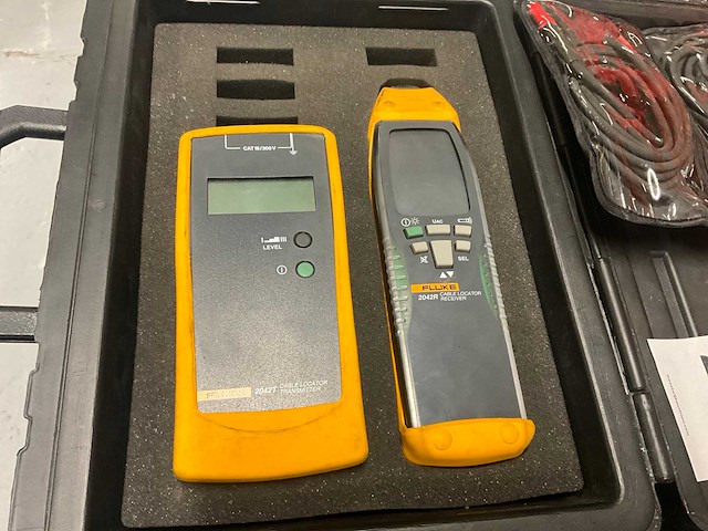 Fluke 2042 kabelzoeker - afbeelding 2 van  6