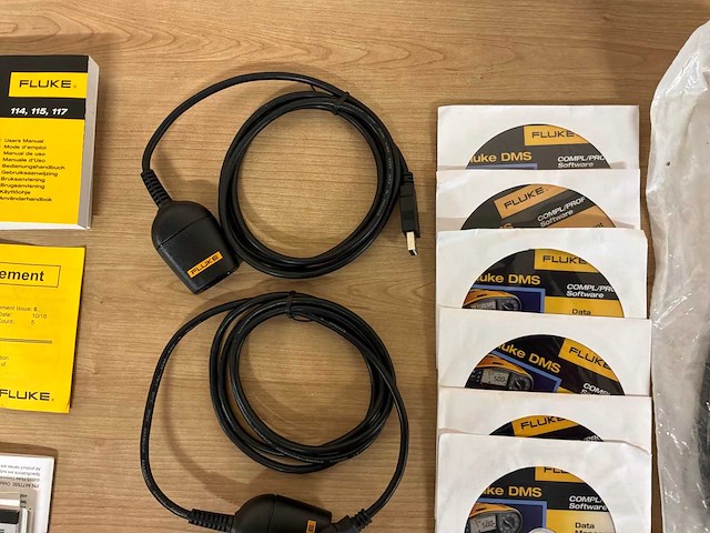 Fluke fluke diverse instalatie cd’s en kabels. - afbeelding 2 van  8