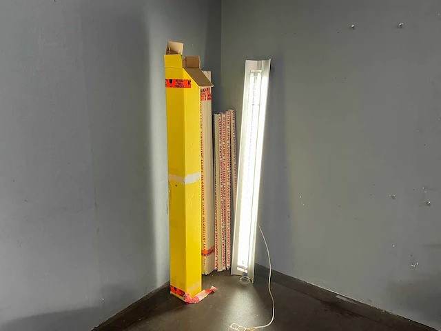 Fluorescent - partij tl lampen - afbeelding 1 van  5