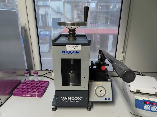 Fluxana - 2017 - vaneox 15t manual - pers - afbeelding 1 van  3