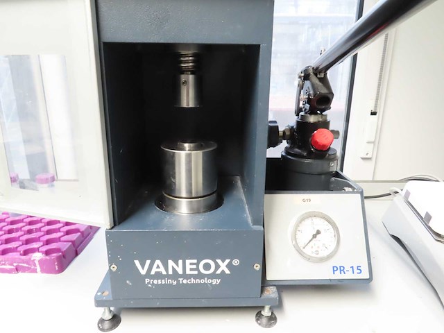 Fluxana - 2017 - vaneox 15t manual - pers - afbeelding 3 van  3