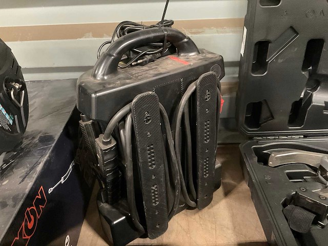 Fluxon bcp1224v start booster - afbeelding 4 van  4