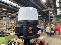 Fluxon iwl100 w bouwlamp op statief - afbeelding 1 van  3