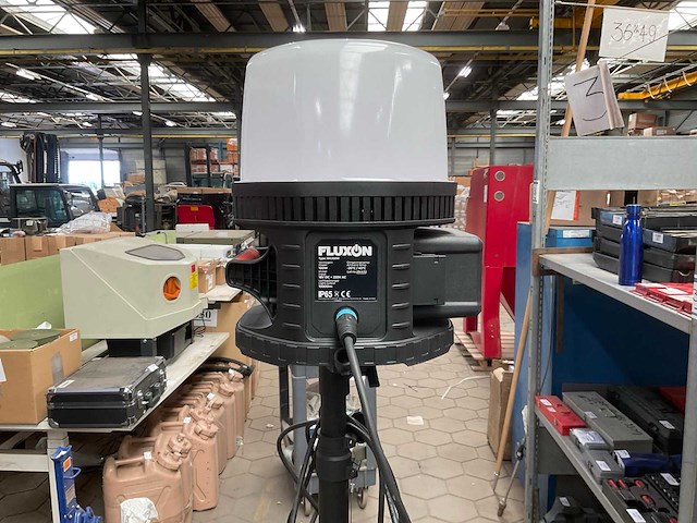 Fluxon iwl100w bouwlamp statief - afbeelding 2 van  2