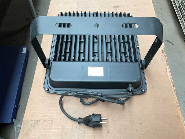 Fluxon lb200w ip65 led schijnwerper - afbeelding 3 van  5