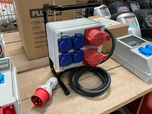 Fluxon vdd416 stroom verdeeldoos staand - afbeelding 3 van  4