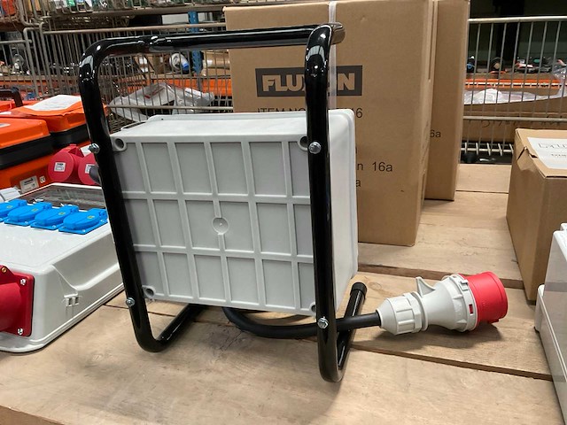 Fluxon vdd416 stroom verdeeldoos staand - afbeelding 4 van  4