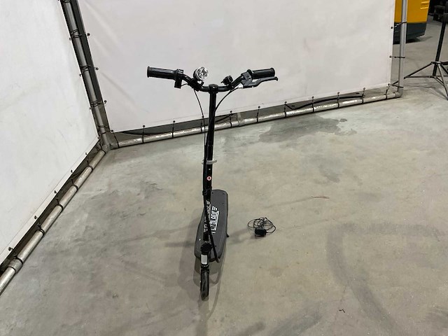 Flyblade elektrische step - afbeelding 4 van  6