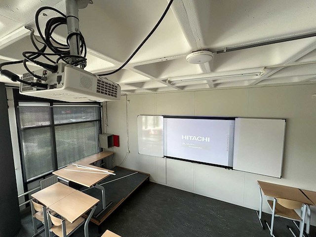 Focus board - hitachi cp-ew250n - smartboard - afbeelding 1 van  10
