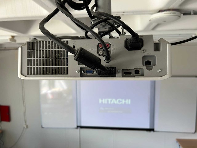 Focus board - hitachi cp-ew250n - smartboard - afbeelding 4 van  10