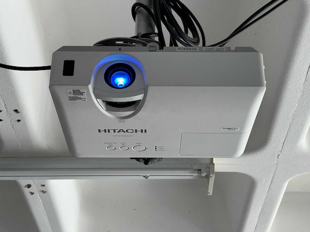 Focus board - hitachi cp-ew250n - smartboard - afbeelding 6 van  10
