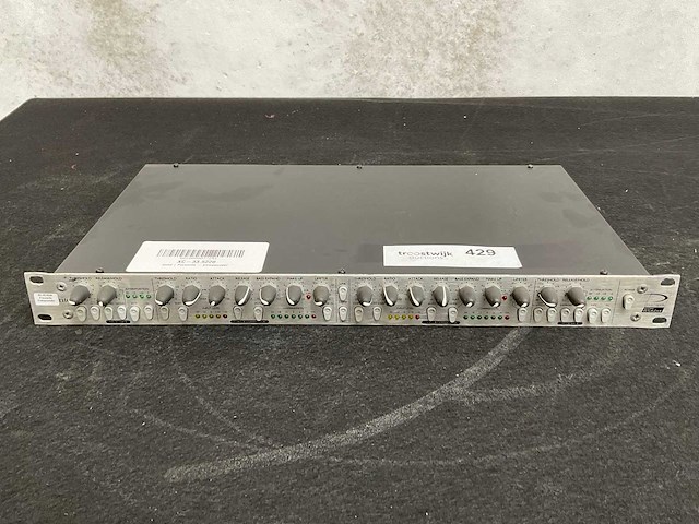 Focusrite compounder processor (3x) - afbeelding 1 van  2