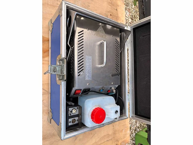 Fog machine verticaal - afbeelding 2 van  4