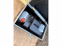 Fog machine with flight case and extra fluid - afbeelding 3 van  4