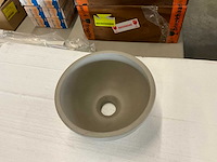 Fontein beton - afbeelding 2 van  3