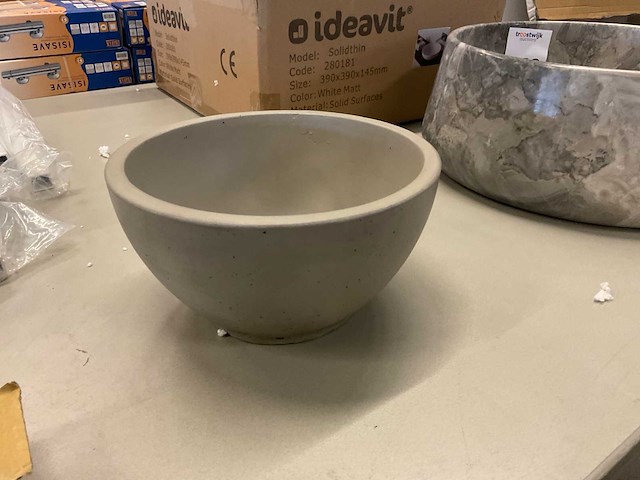 Fontein beton - afbeelding 2 van  3