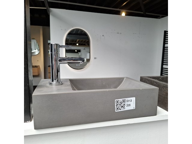 Fontein, cement grijs - afbeelding 1 van  4
