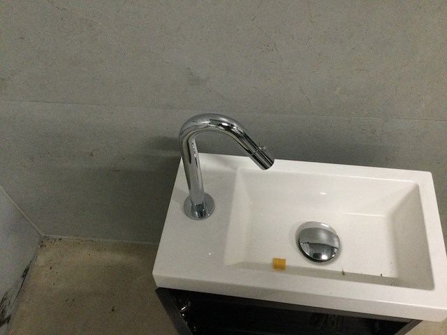 Fontein + kraan 55x40x22 cm wb, kastanjebruin - afbeelding 4 van  4