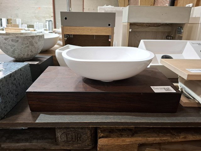 Fontein op schap palissander - afbeelding 1 van  5