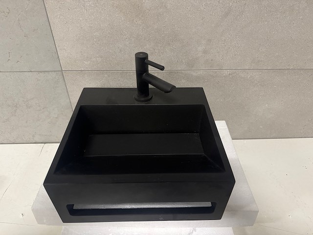 Fontein solid surface 28x30x12,5 cm + kraan wb - afbeelding 2 van  4