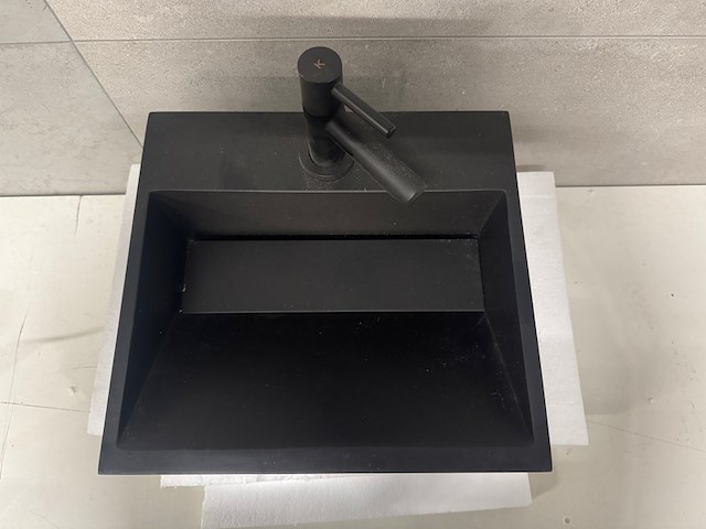 Fontein solid surface 28x30x12,5 cm + kraan wb - afbeelding 3 van  4