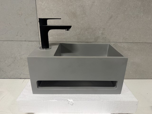 Fontein solid surface 35x5x20x16 cm + kraan wb, licht grijs - afbeelding 1 van  5