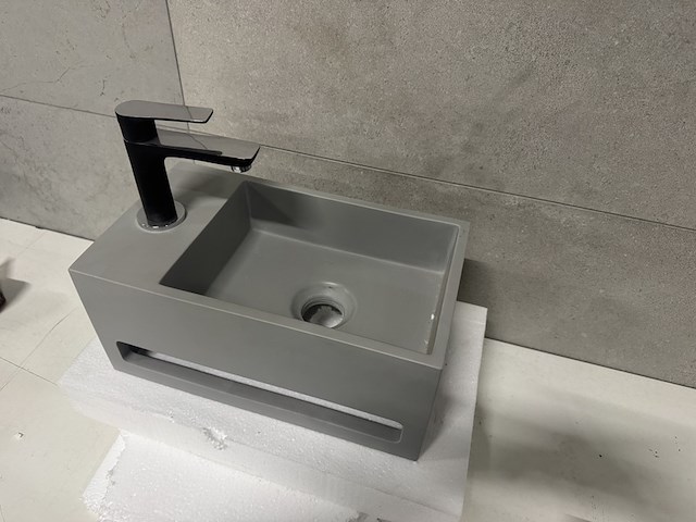 Fontein solid surface 35x5x20x16 cm + kraan wb, licht grijs - afbeelding 2 van  5