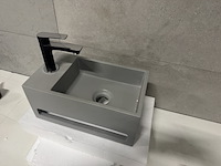 Fontein solid surface 35x5x20x16 cm + kraan wb, licht grijs - afbeelding 2 van  5