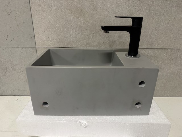 Fontein solid surface 35x5x20x16 cm + kraan wb, licht grijs - afbeelding 5 van  5