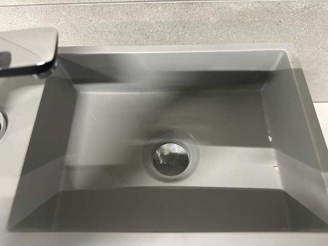 Fontein solid surface 35x5x20x16 cm + kraan - afbeelding 4 van  6