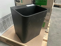 Fontein zwart - afbeelding 1 van  1