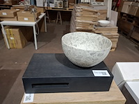 Fonteinkom op schap mat zwart - afbeelding 6 van  7