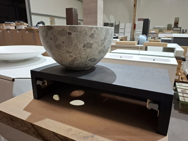 Fonteinkom op schap mat zwart - afbeelding 7 van  7