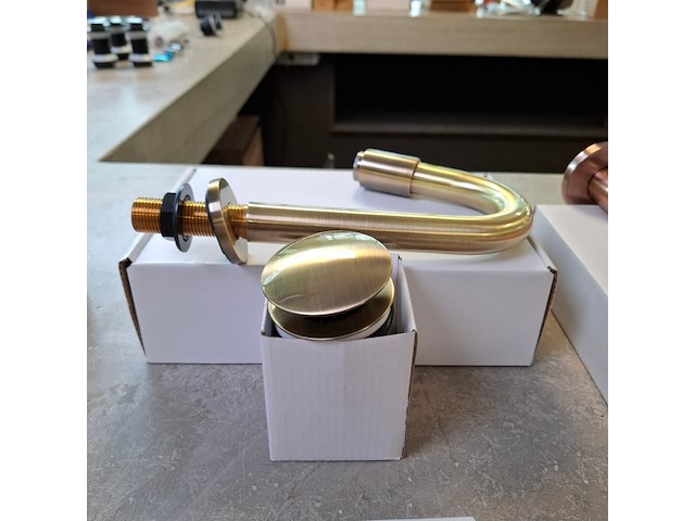 Fonteinkraan piccolo, messing geborsteld - afbeelding 1 van  6