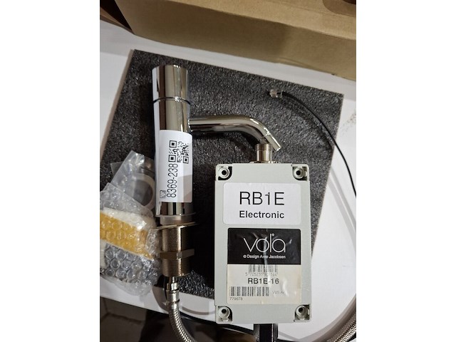 Fonteinkraan vola, elektronisch, chroom - afbeelding 1 van  4