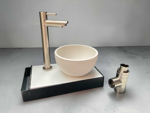 Fonteinset met frame solidsurface kom en rvs kraan - afbeelding 1 van  4