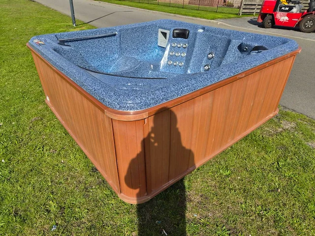 Fonteyn spas 7 persoons jacuzzi en buitenspa - afbeelding 23 van  33