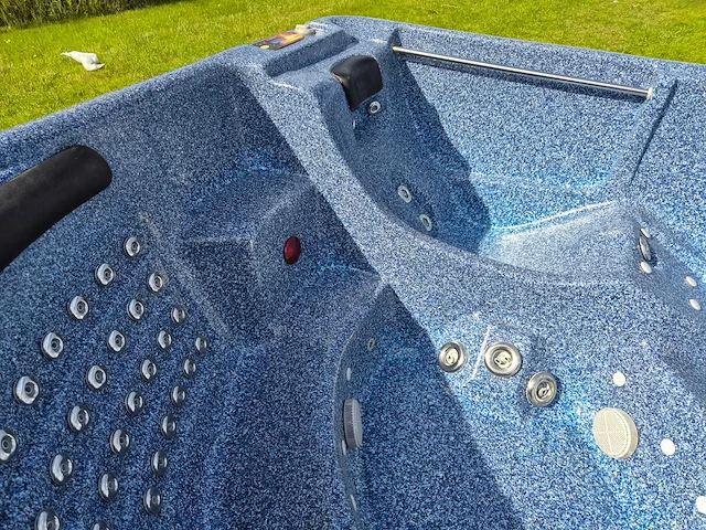 Fonteyn spas 7 persoons jacuzzi en buitenspa - afbeelding 13 van  27