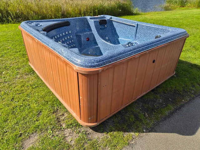 Fonteyn spas 7 persoons jacuzzi en buitenspa - afbeelding 20 van  21