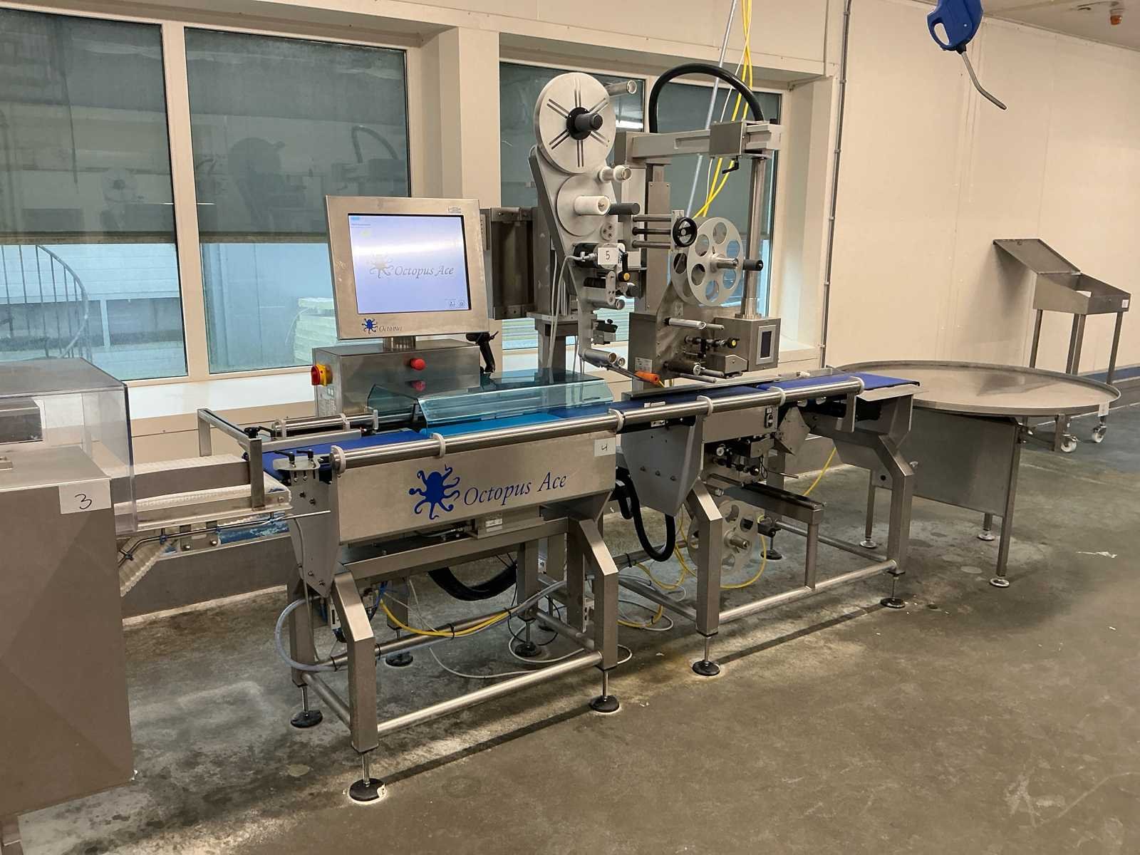 Food packaging machinery closure mayonna