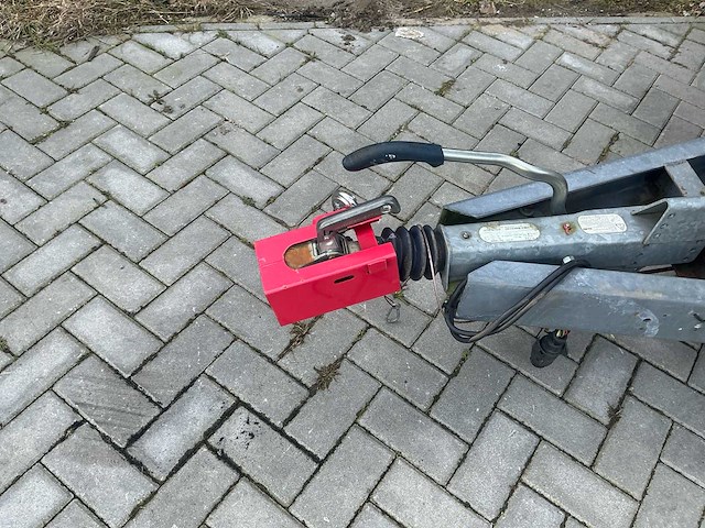 Foodtrailer met koeling, 380v en watervoorziening - afbeelding 37 van  50