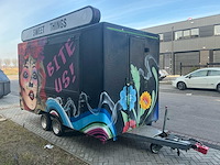 Foodtrailer met koeling, 380v en watervoorziening