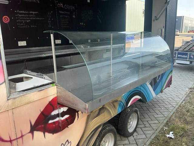 Foodtrailer met koeling, 380v en watervoorziening - afbeelding 43 van  50