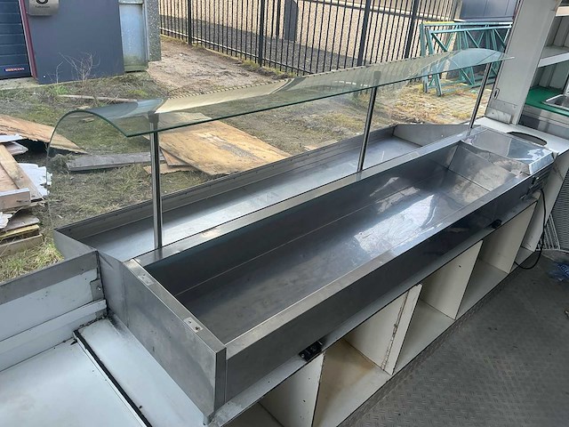 Foodtrailer met koeling, 380v en watervoorziening - afbeelding 29 van  50