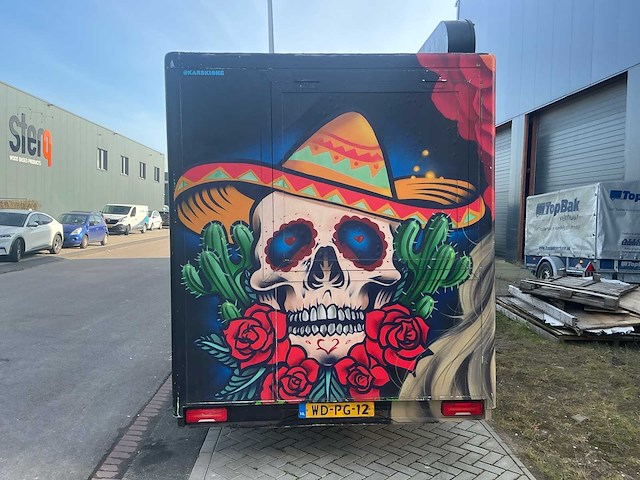 Foodtrailer met koeling, 380v en watervoorziening - afbeelding 47 van  50