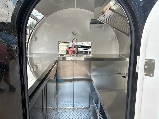 Foodtrailer - afbeelding 11 van  30
