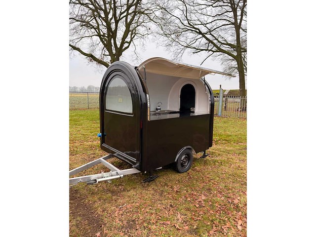Foodtruck aanhanger - afbeelding 5 van  12