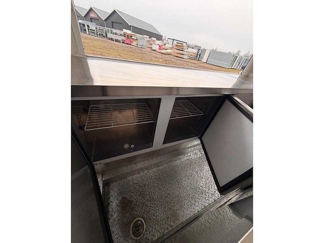 Foodtruck aanhanger - afbeelding 11 van  12