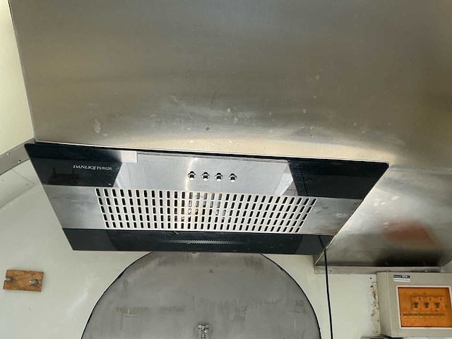 Foodtruck aanhanger - afbeelding 27 van  48