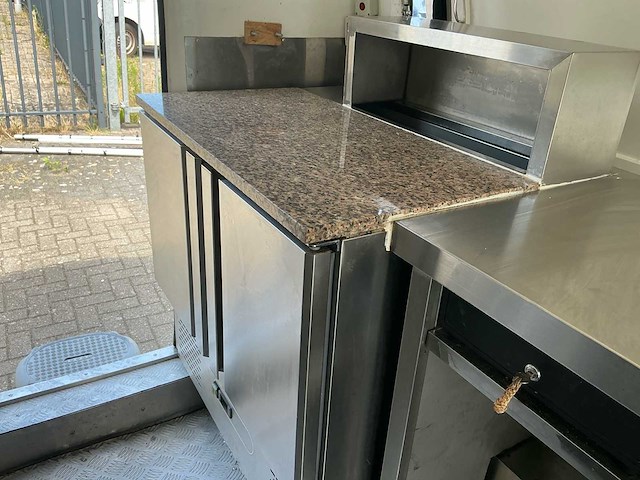 Foodtruck aanhanger - afbeelding 28 van  48